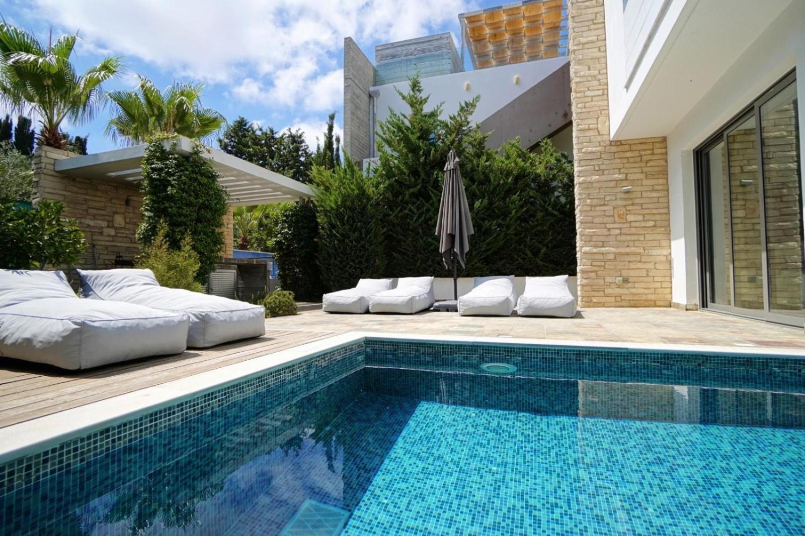 Downtown Villa 1 Paphos ภายนอก รูปภาพ